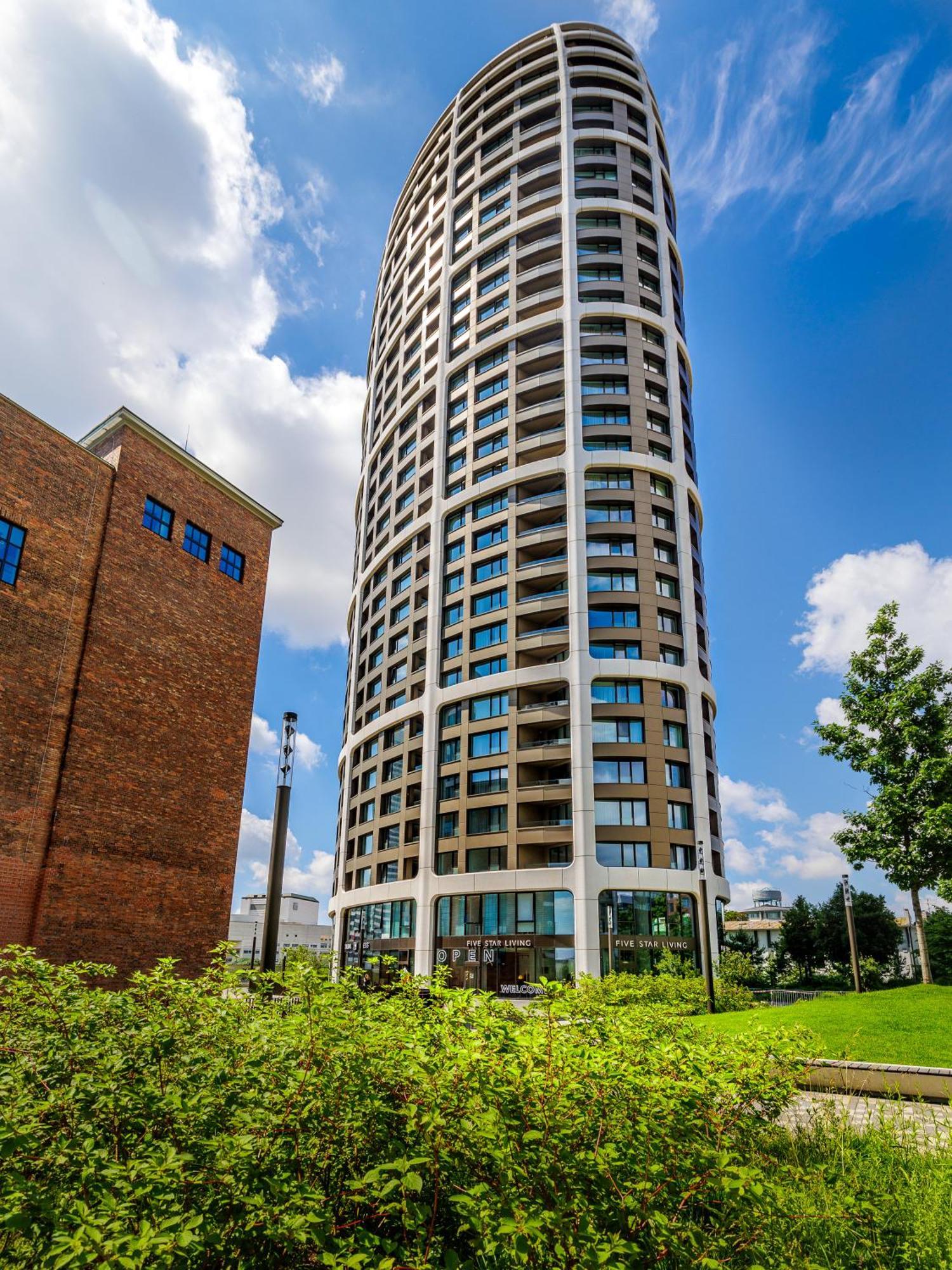 Sky Park 1 - Luxurious #Instaworthy Apartment In Downtown City Center With Included Parking, Best Address In Town Bratislava Exterior photo